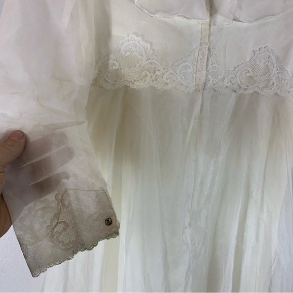 Vintage victorian wedding dress - Picture 9 of 16
